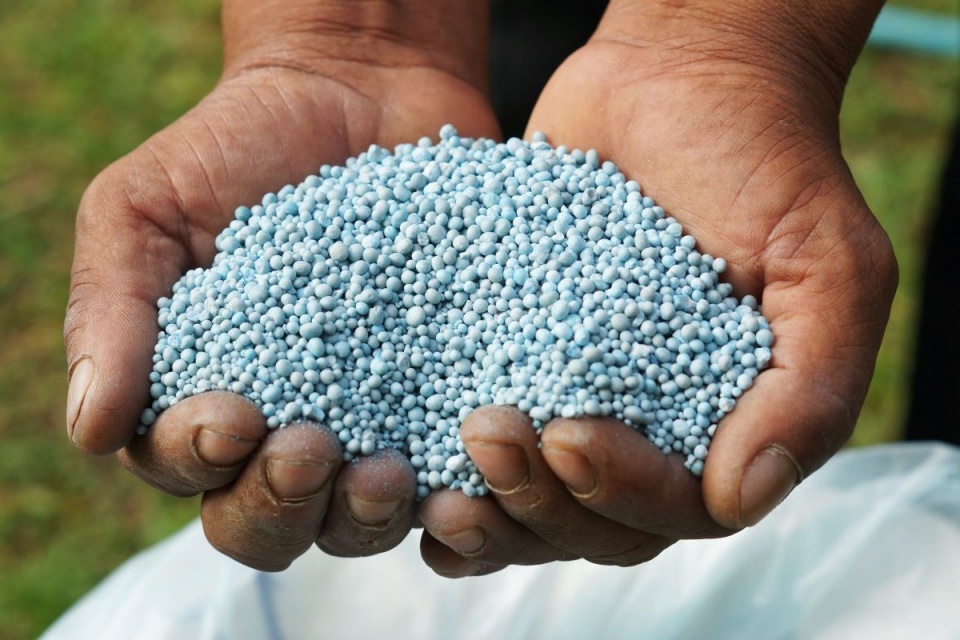 Governo dos Estados Unidos deve usar tarifas para conter alta dos fertilizantes