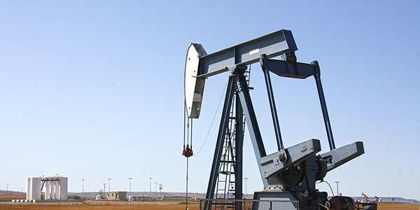 Petróleo fecha em queda após sinais de um acordo entre os EUA e o Irã